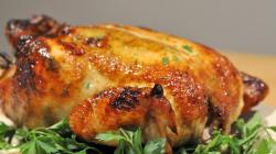 Как приготовить курицу в духовке целиком