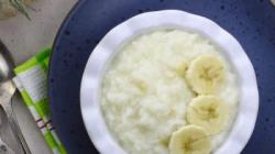 How to cook rice porridge with milk or water