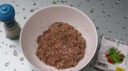 Hogyan készítsünk darált húsgombócot leveshez